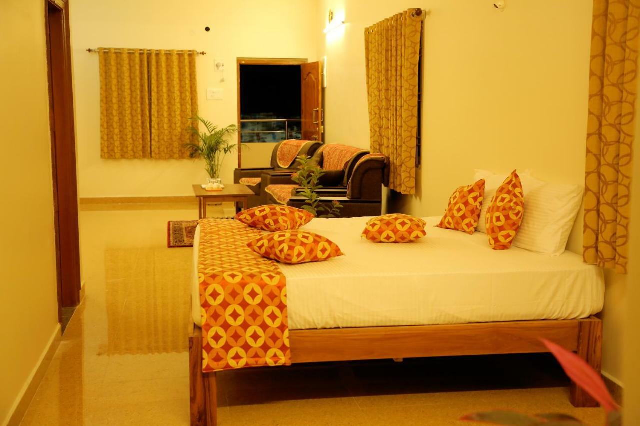 Bhavana Homestay ตีรูปาติ ภายนอก รูปภาพ