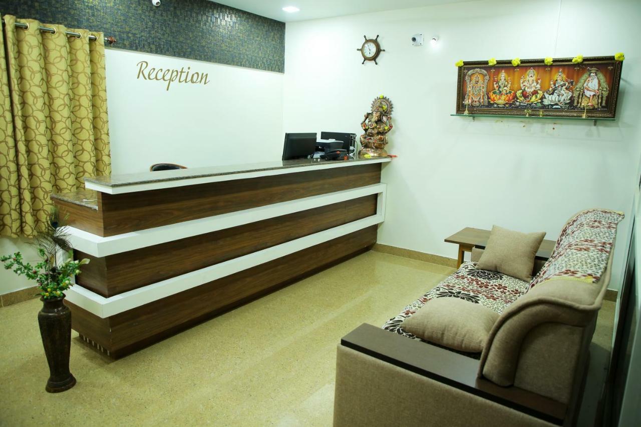 Bhavana Homestay ตีรูปาติ ภายนอก รูปภาพ
